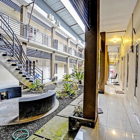 Oyo Life 92190 Arya Guest House Тулунгагун Екстериор снимка