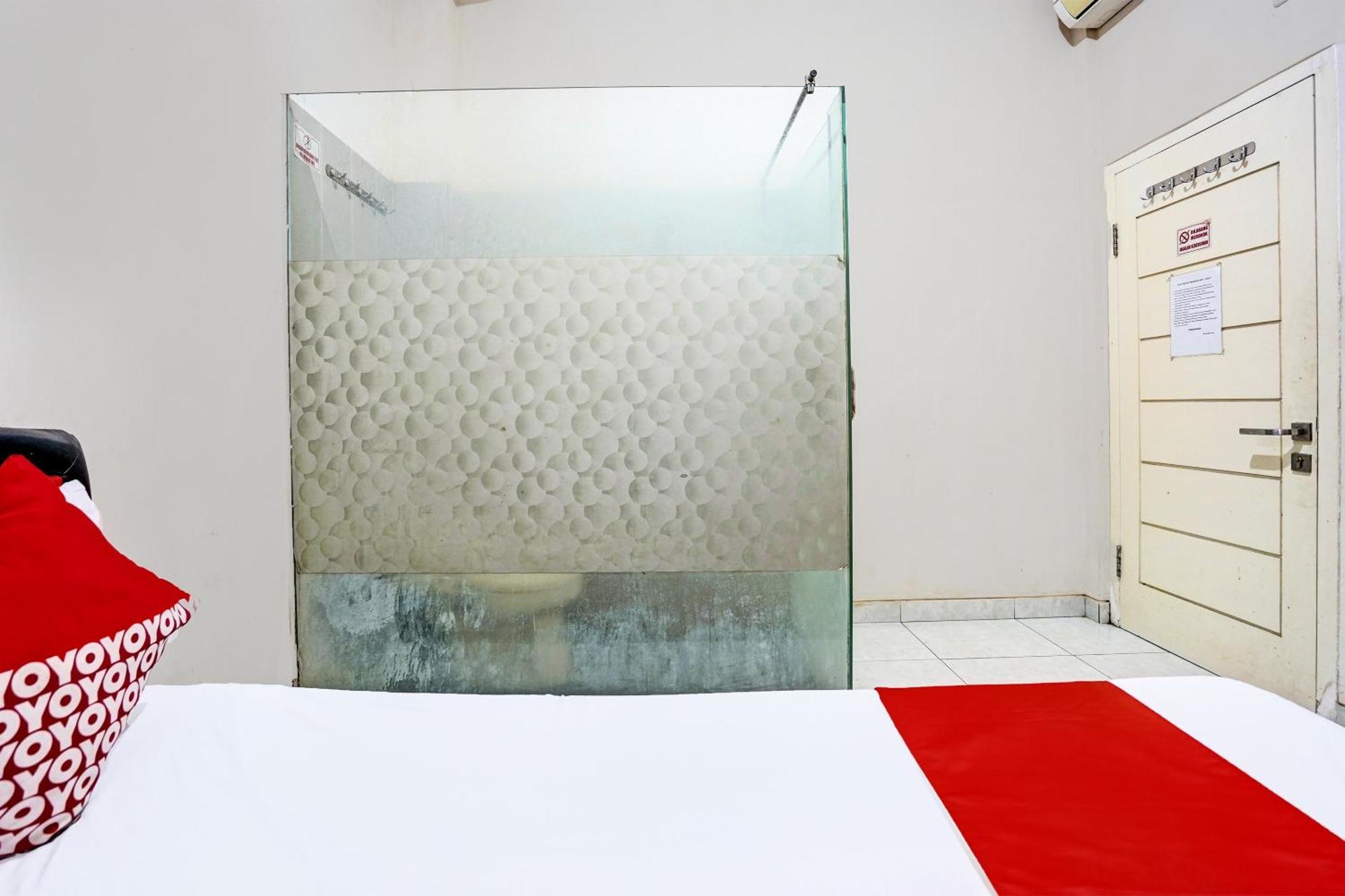 Oyo Life 92190 Arya Guest House Тулунгагун Екстериор снимка