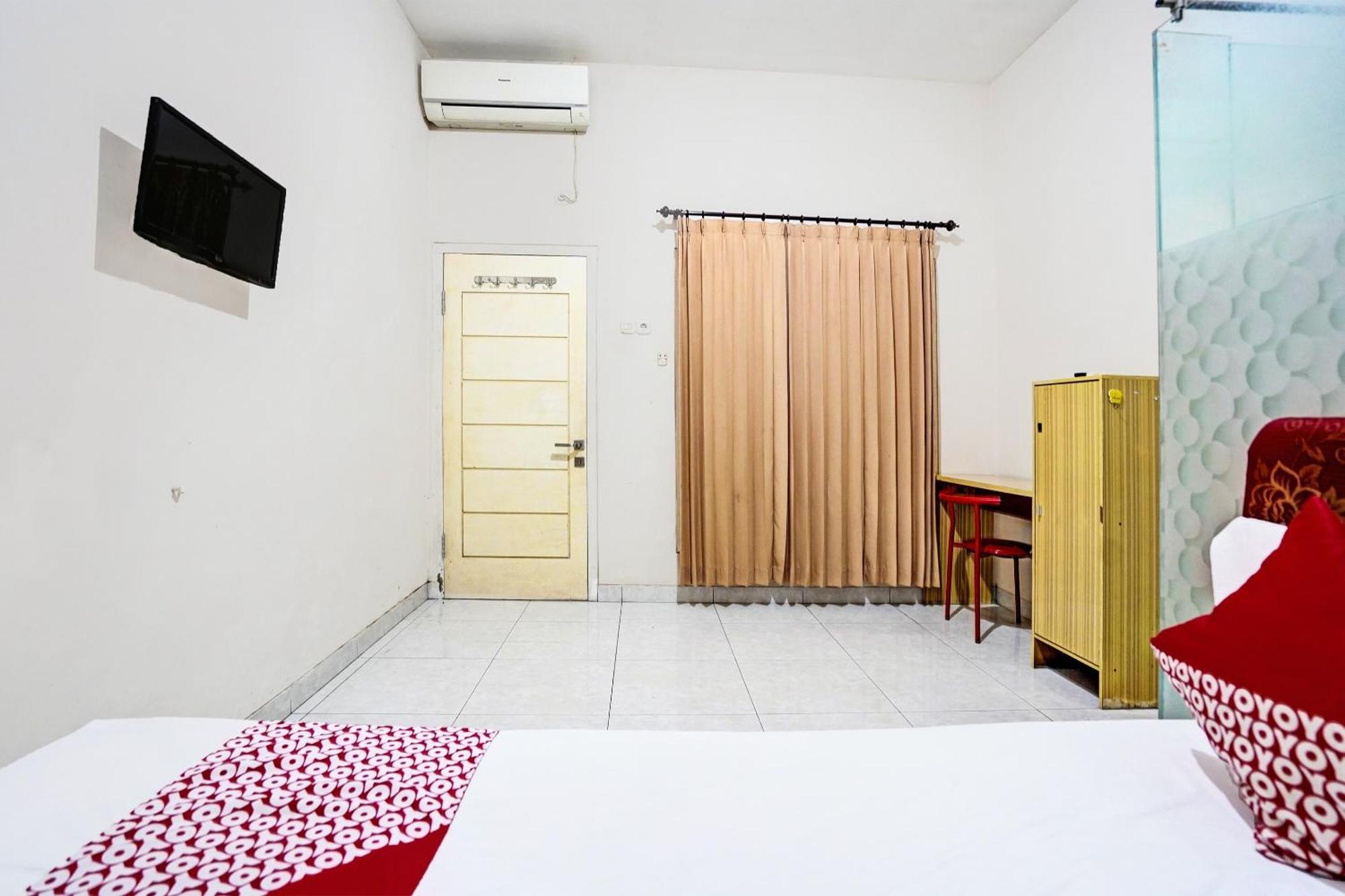 Oyo Life 92190 Arya Guest House Тулунгагун Екстериор снимка
