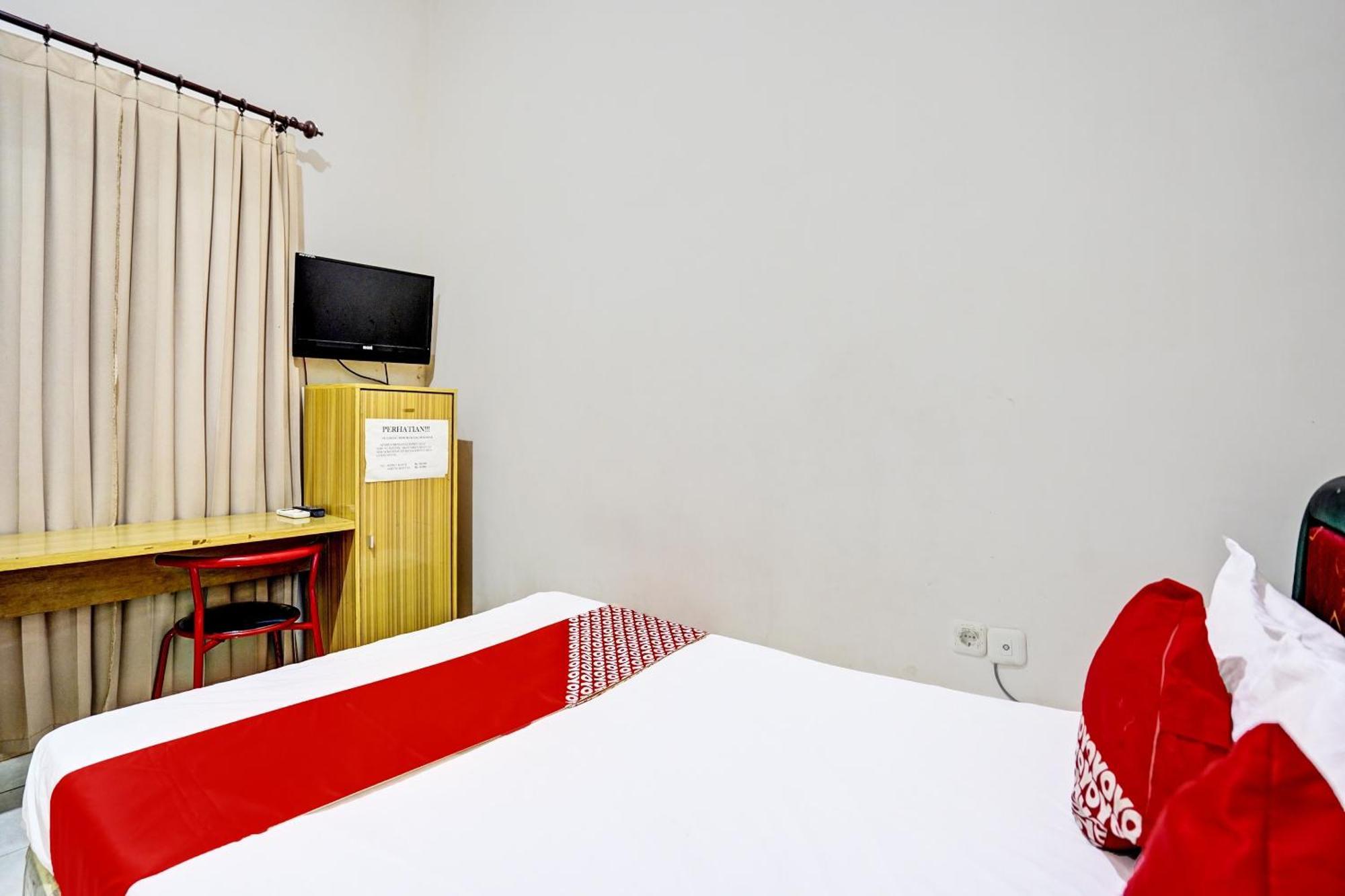 Oyo Life 92190 Arya Guest House Тулунгагун Екстериор снимка